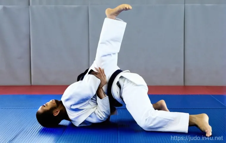 유도 훈련에서 가장 중요한 요소 - A group of three diverse judokas (one male and two females, all wearing standard judogi) are intense... 유도 훈련에서 가장 중요한 요소 - A group of three diverse judokas (one male and two females, all wearing standard judogi) are intense...