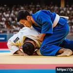 Home 23 유도 경기장 내부 소개 - **Dynamic Judo Match in a Modern Arena**
A wide shot capturing two professional judo athletes, o...